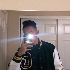 Meet your Posher, Johnathan